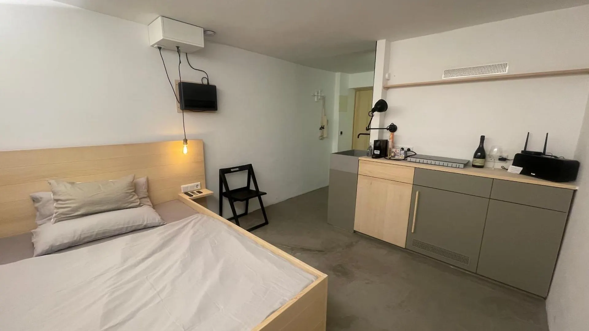 The Nano Pad - Small, Smart, Central Colónia