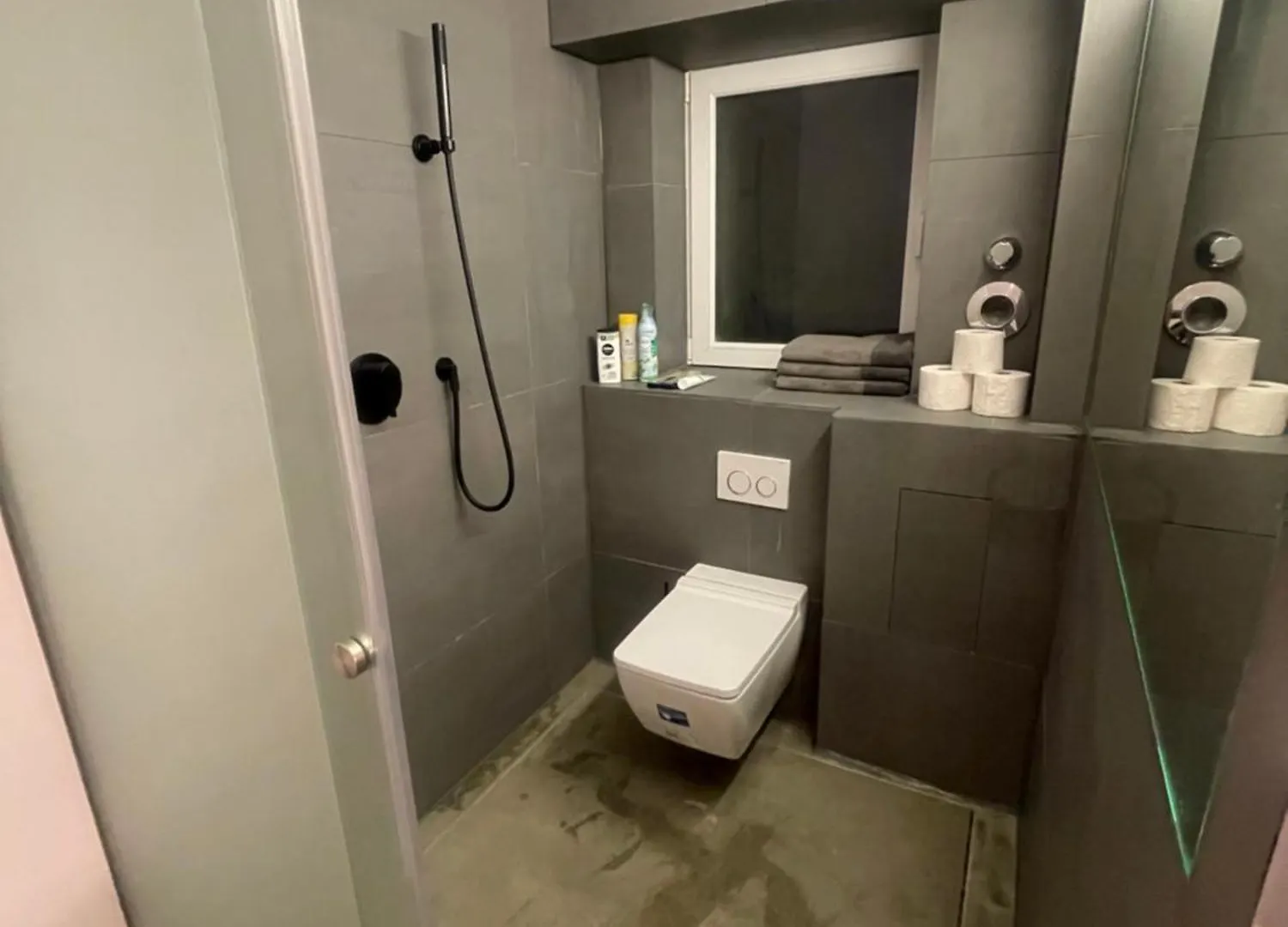The Nano Pad - Small, Smart, Central Colónia